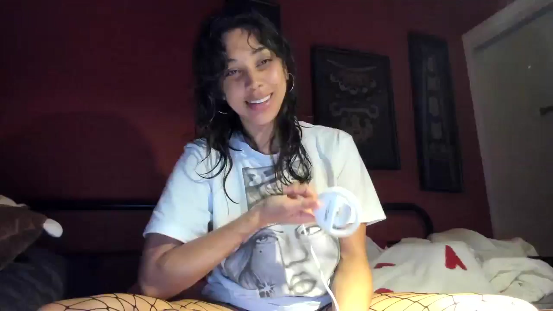 Gallery image thumbnail from KissingHigh's myfreecams stream on, 01/06/2026, 02:59 image 1 of 20