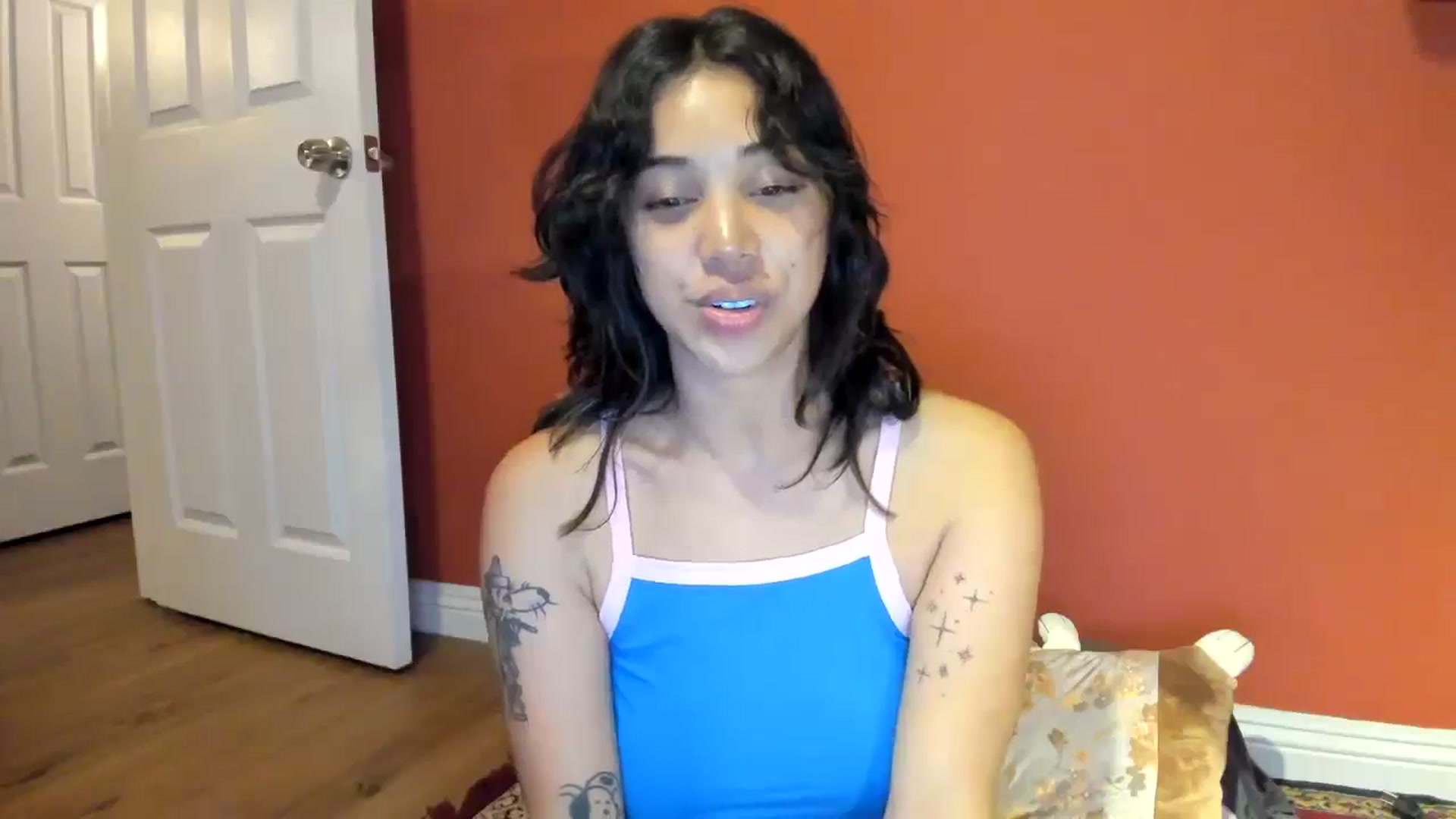 Gallery image thumbnail from KissingHigh's myfreecams stream on, 01/16/2026, 02:58 image 9 of 20