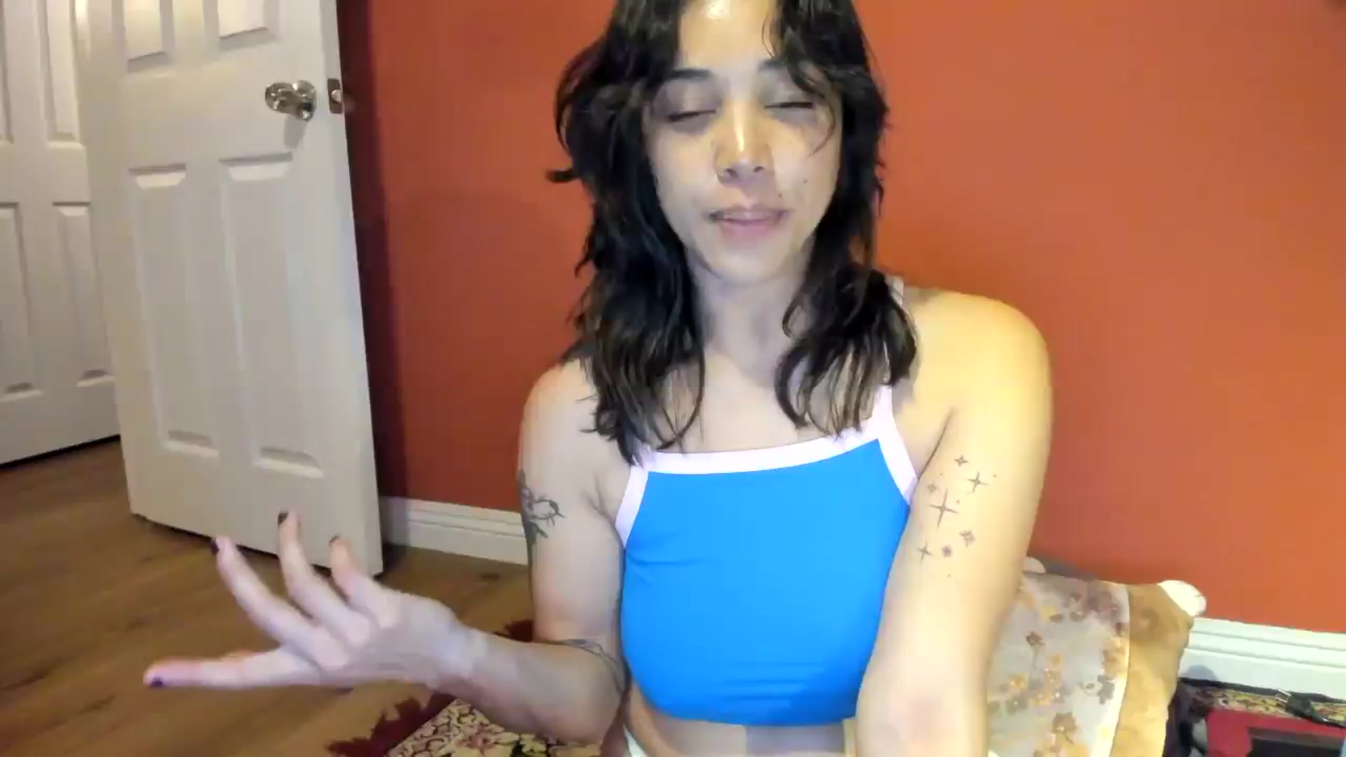 Gallery image thumbnail from KissingHigh's myfreecams stream on, 01/16/2026, 02:58 image 13 of 20