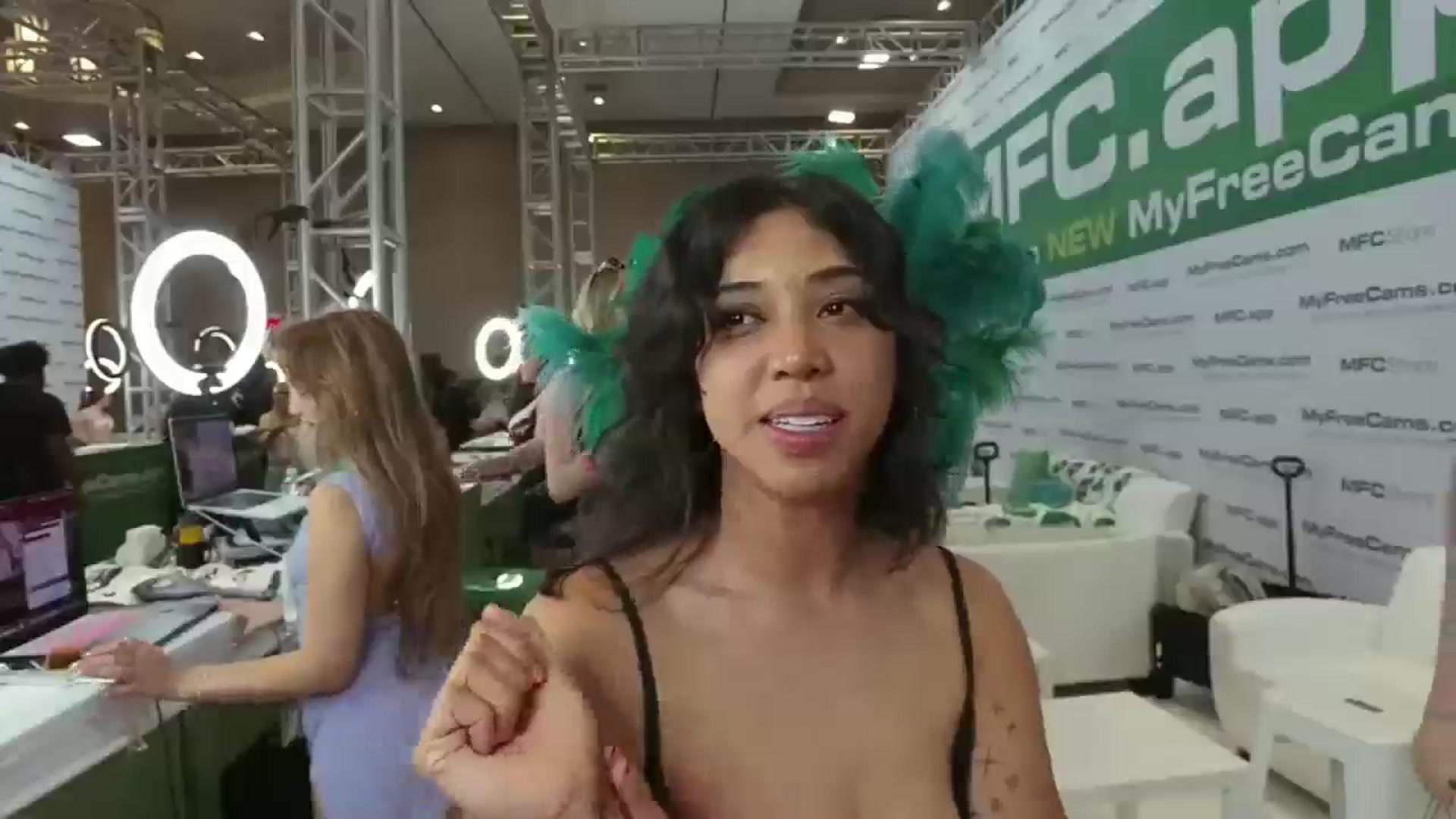 Gallery image thumbnail from KissingHigh's myfreecams stream on, 01/23/2026, 03:16 image 18 of 20