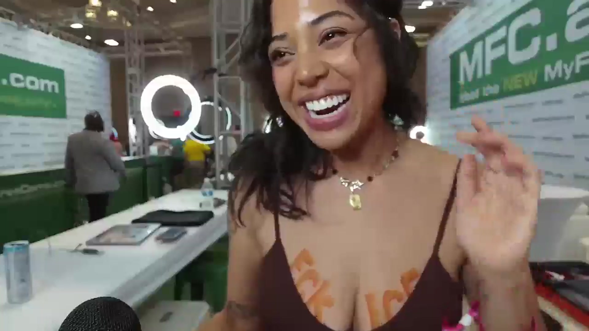 Gallery image thumbnail from KissingHigh's myfreecams stream on, 01/25/2026, 24:03 image 20 of 20