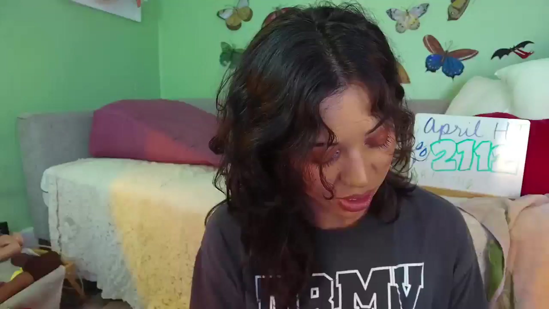 Gallery image thumbnail from KissingHigh's myfreecams stream on, 04/14/2026, 03:03 image 4 of 20