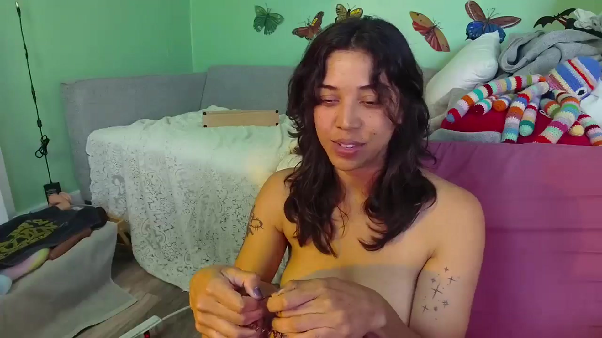 Gallery image thumbnail from KissingHigh's myfreecams stream on, 04/19/2026, 03:31 image 19 of 20