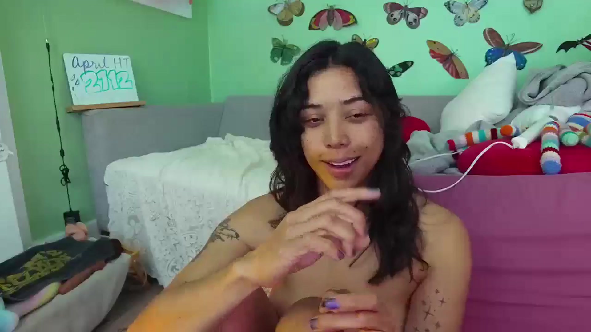 Gallery image thumbnail from KissingHigh's myfreecams stream on, 04/19/2026, 18:49 image 3 of 20