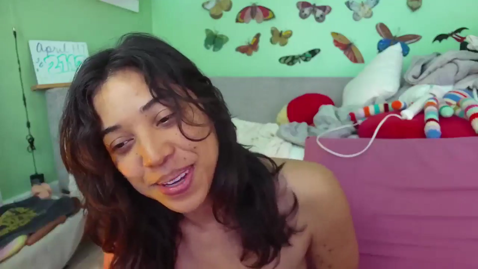 Gallery image thumbnail from KissingHigh's myfreecams stream on, 04/19/2026, 18:49 image 10 of 20