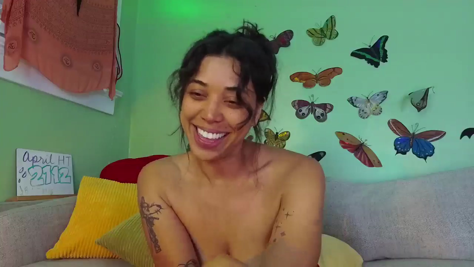 Gallery image thumbnail from KissingHigh's myfreecams stream on, 04/25/2026, 02:54 image 15 of 20