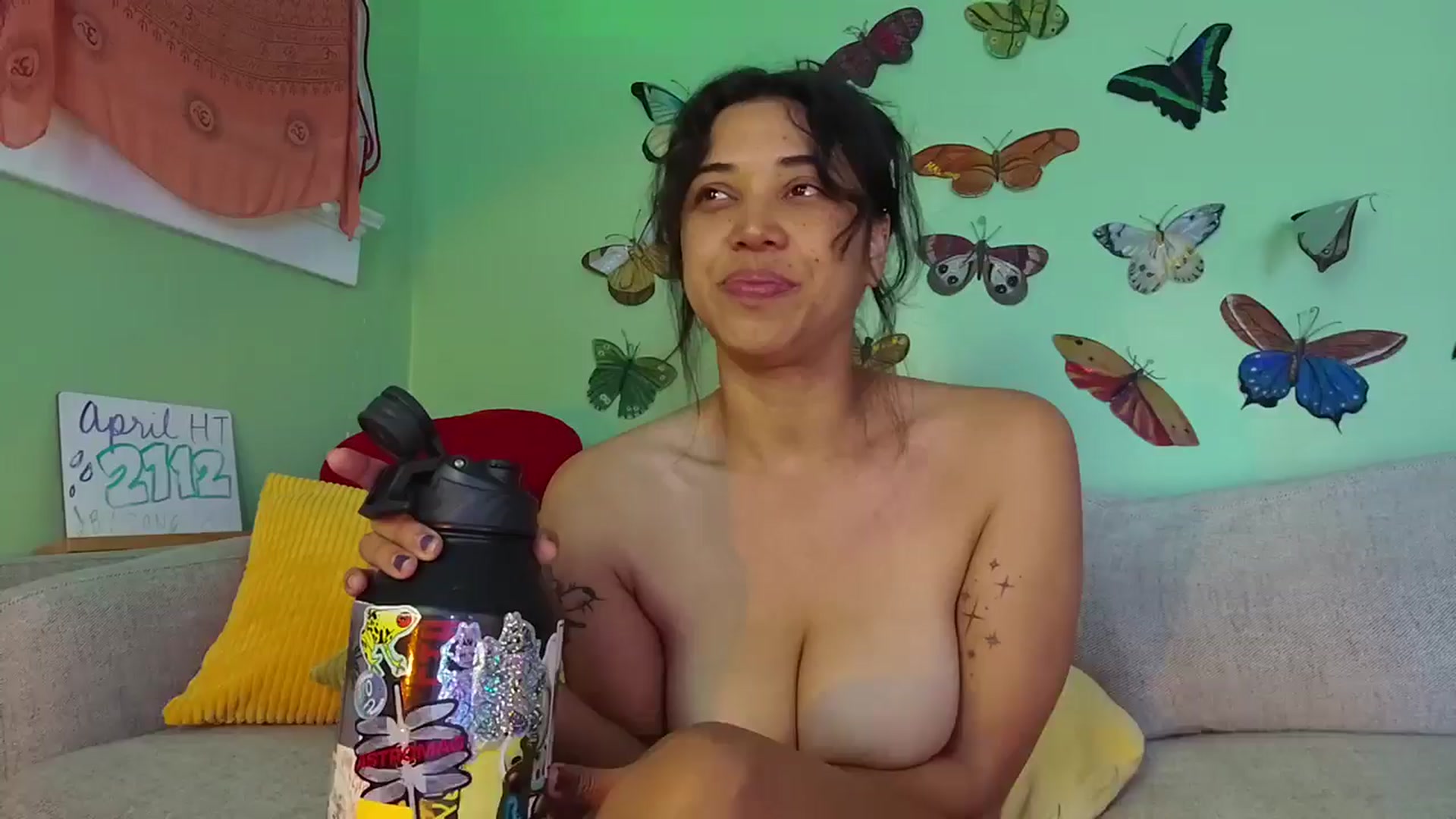 Gallery image thumbnail from KissingHigh's myfreecams stream on, 04/25/2026, 02:54 image 18 of 20