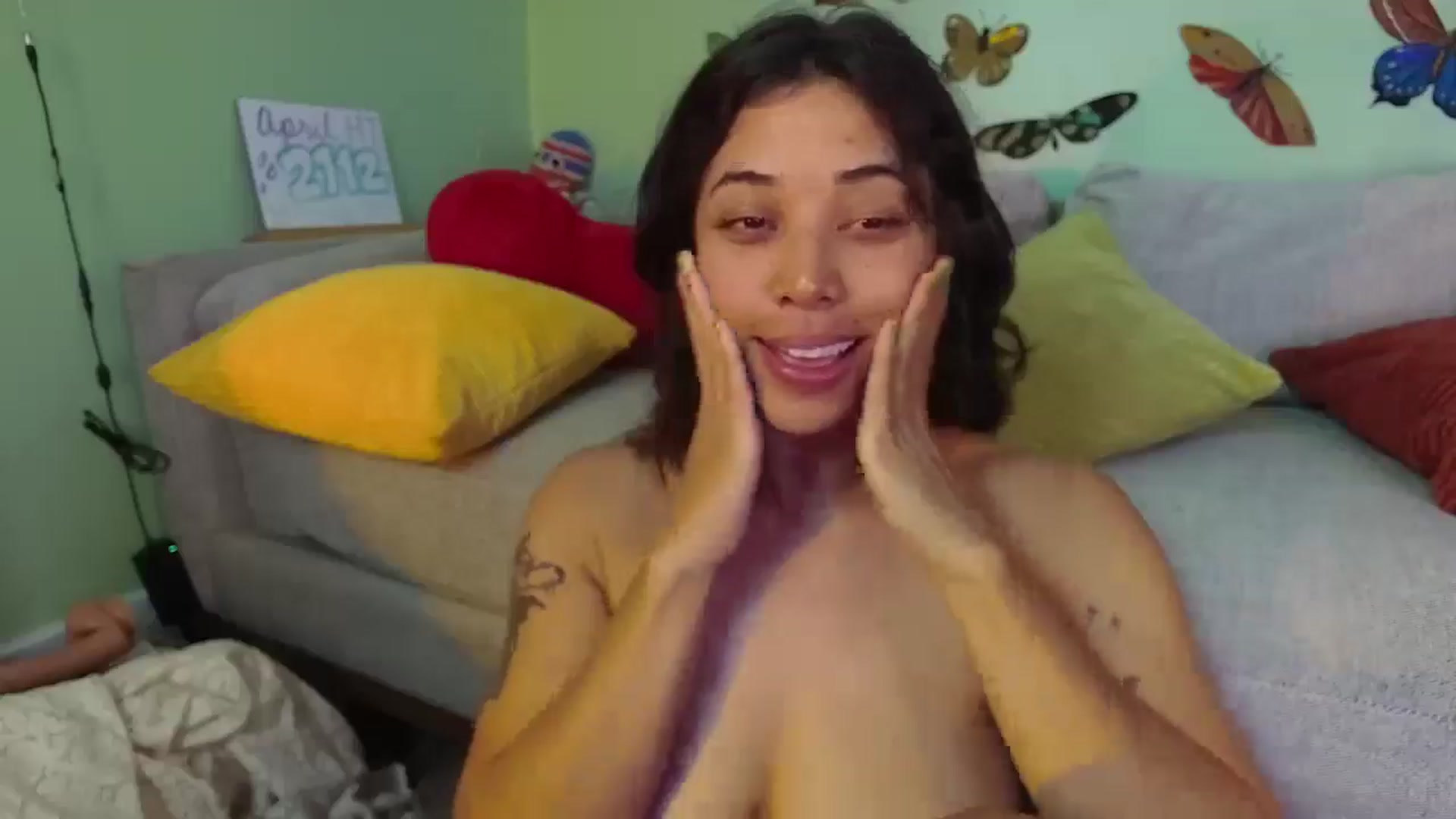 Gallery image thumbnail from KissingHigh's myfreecams stream on, 04/28/2026, 03:36 image 12 of 20