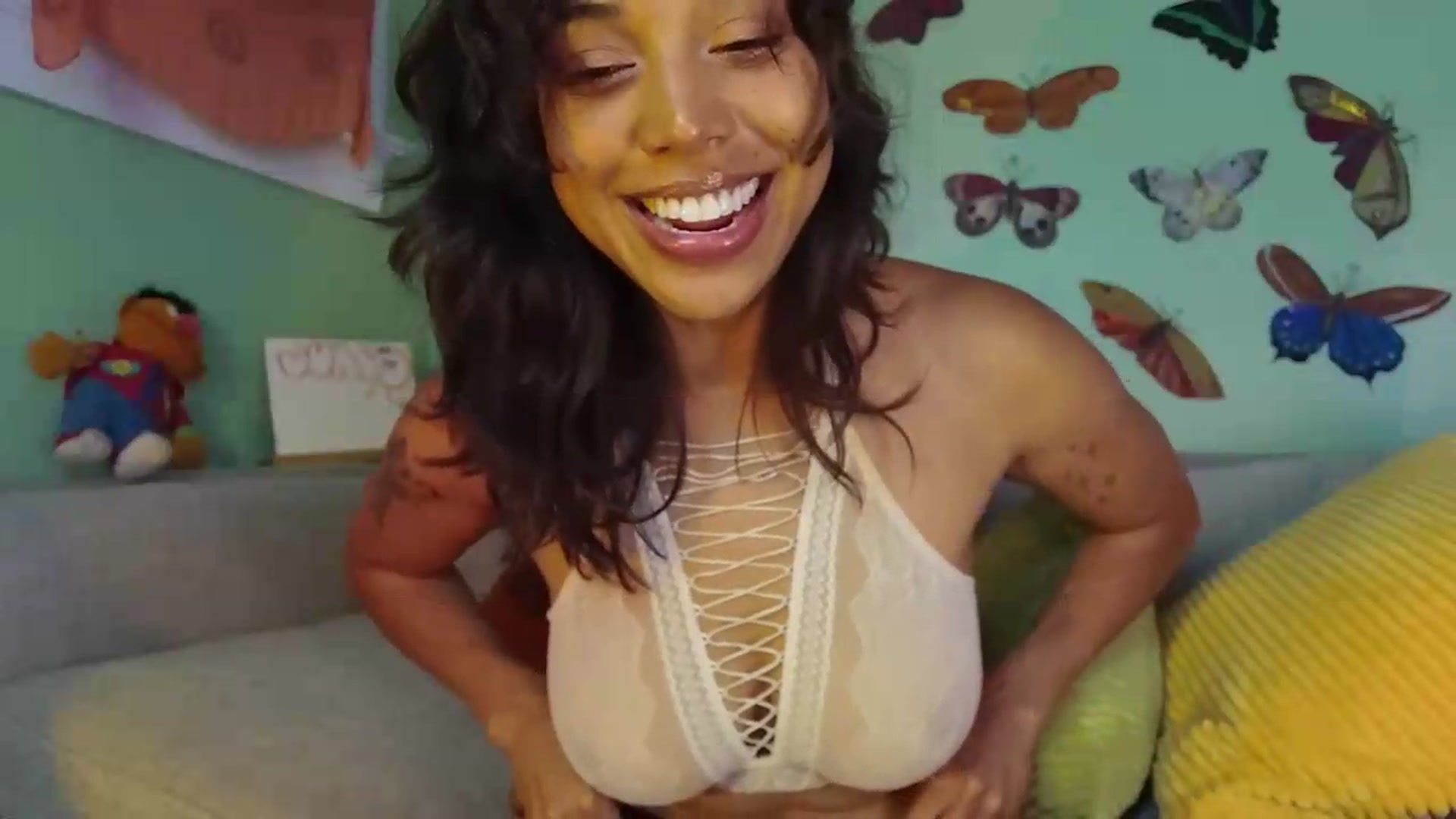 Gallery image thumbnail from KissingHigh's myfreecams stream on, 06/21/2026, 03:14 image 13 of 20