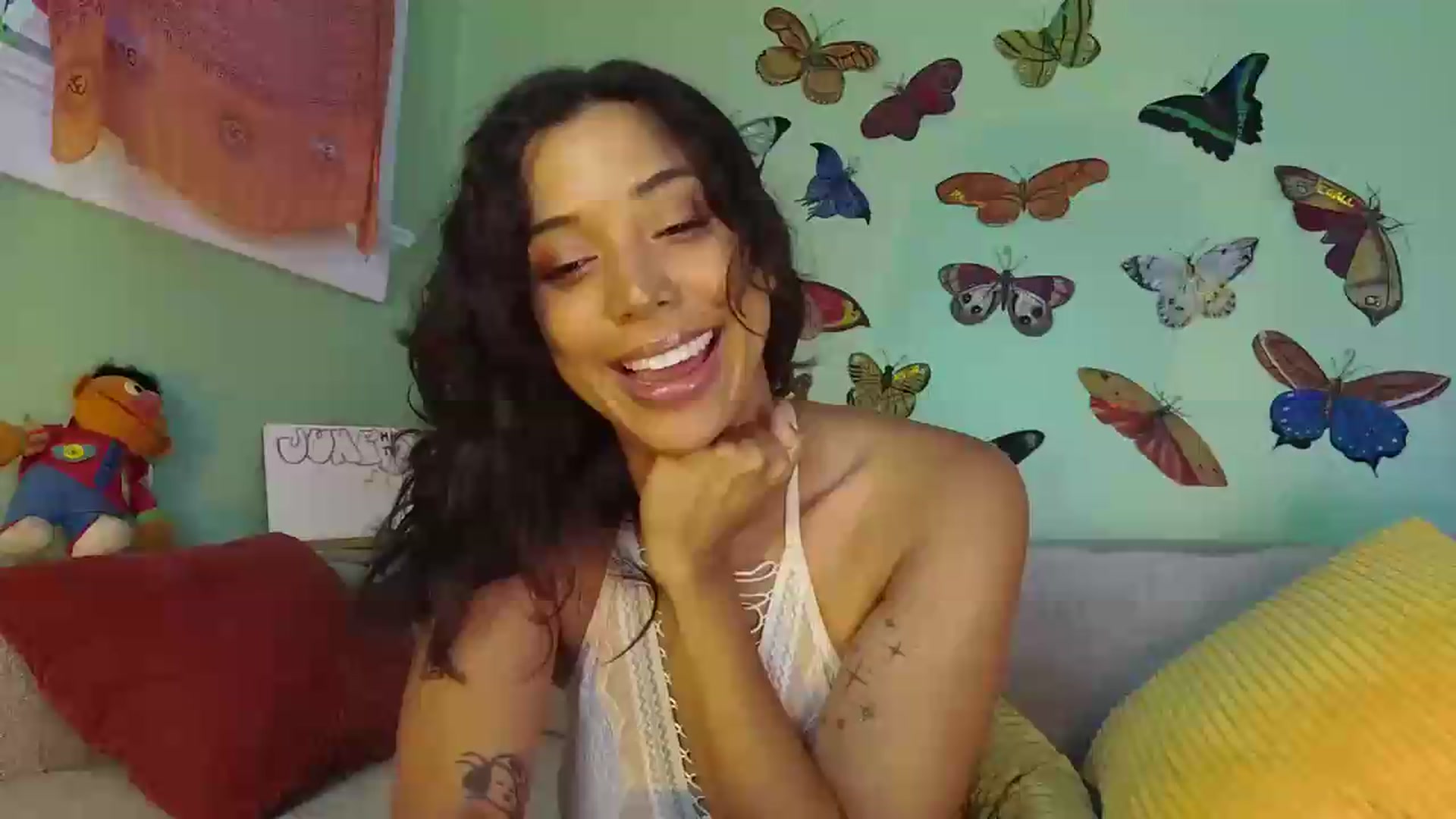 Gallery image thumbnail from KissingHigh's myfreecams stream on, 06/21/2026, 03:14 image 1 of 20