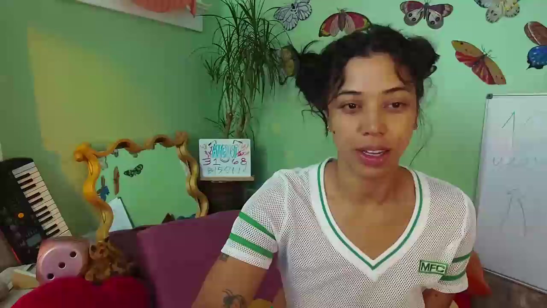 Gallery image thumbnail from KissingHigh's myfreecams stream on, 08/23/2026, 18:04 image 1 of 20