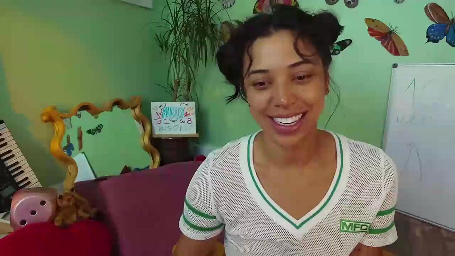 Gallery image thumbnail from KissingHigh's myfreecams stream on, 08/23/2026, 18:04 image 4 of 20