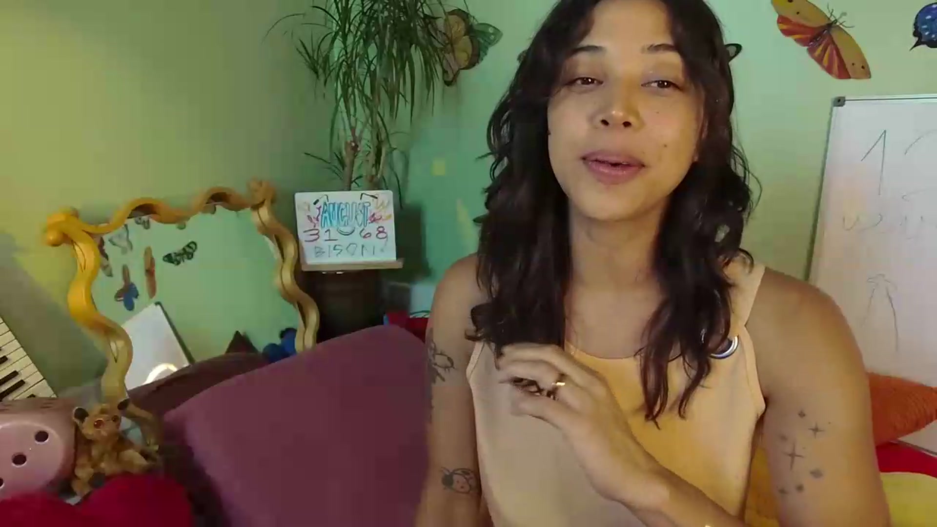 Gallery image thumbnail from KissingHigh's myfreecams stream on, 08/25/2026, 03:03 image 9 of 20
