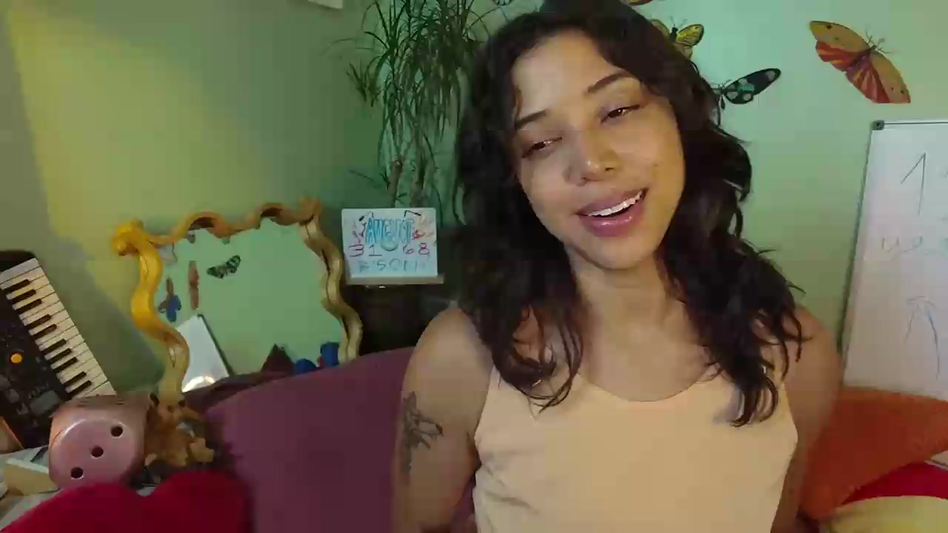 Gallery image thumbnail from KissingHigh's myfreecams stream on, 08/25/2026, 03:03 image 2 of 20
