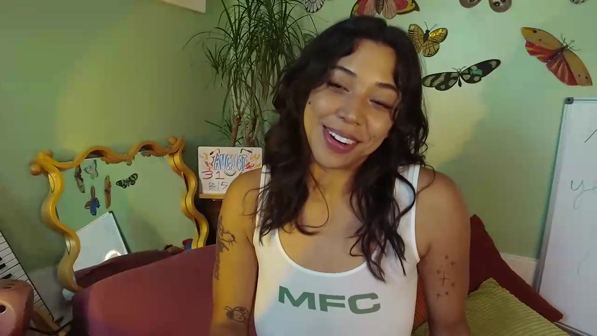 Gallery image thumbnail from KissingHigh's myfreecams stream on, 08/27/2026, 03:14 image 13 of 20
