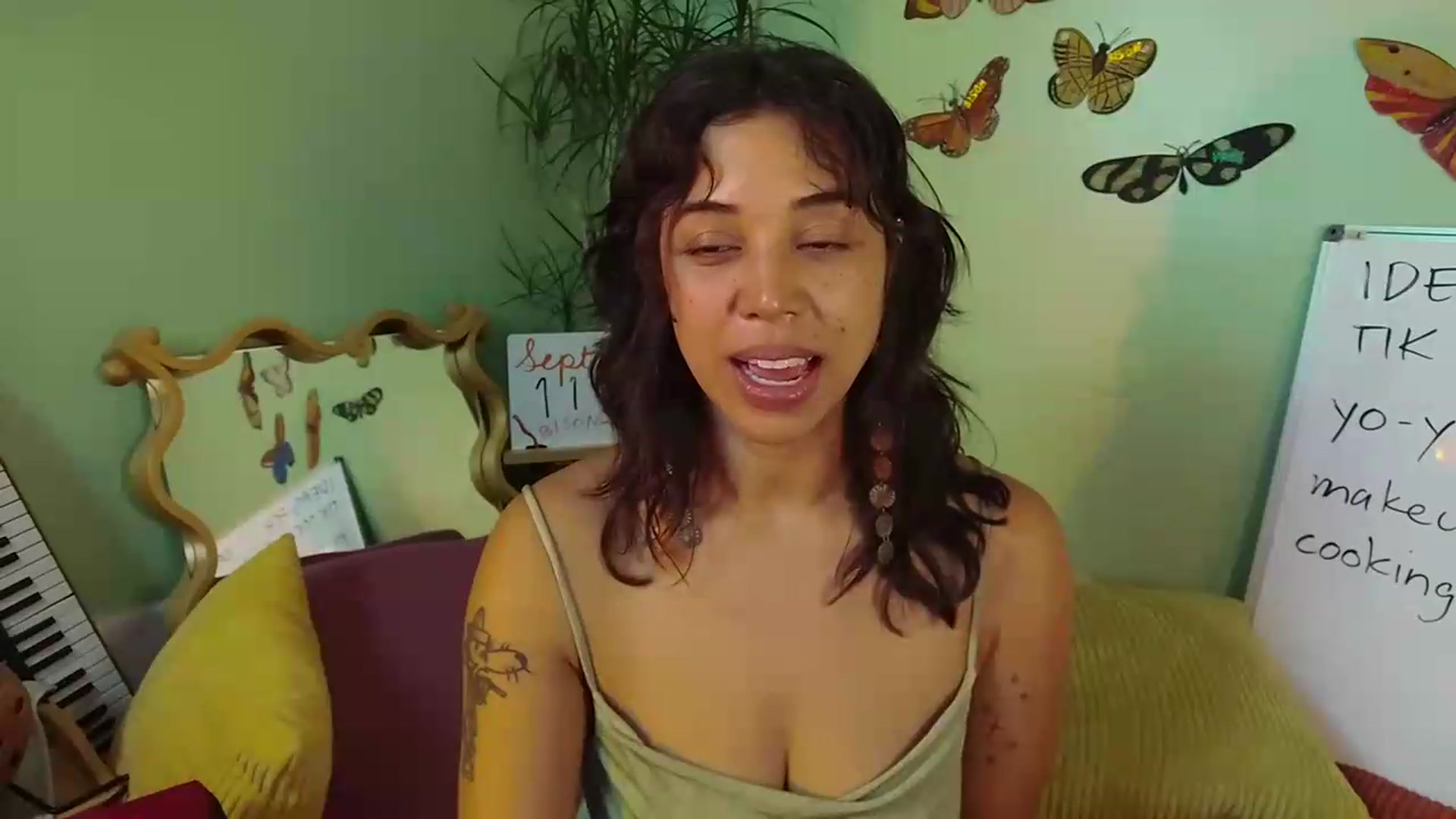 Gallery image thumbnail from KissingHigh's myfreecams stream on, 09/11/2026, 02:45 image 16 of 20