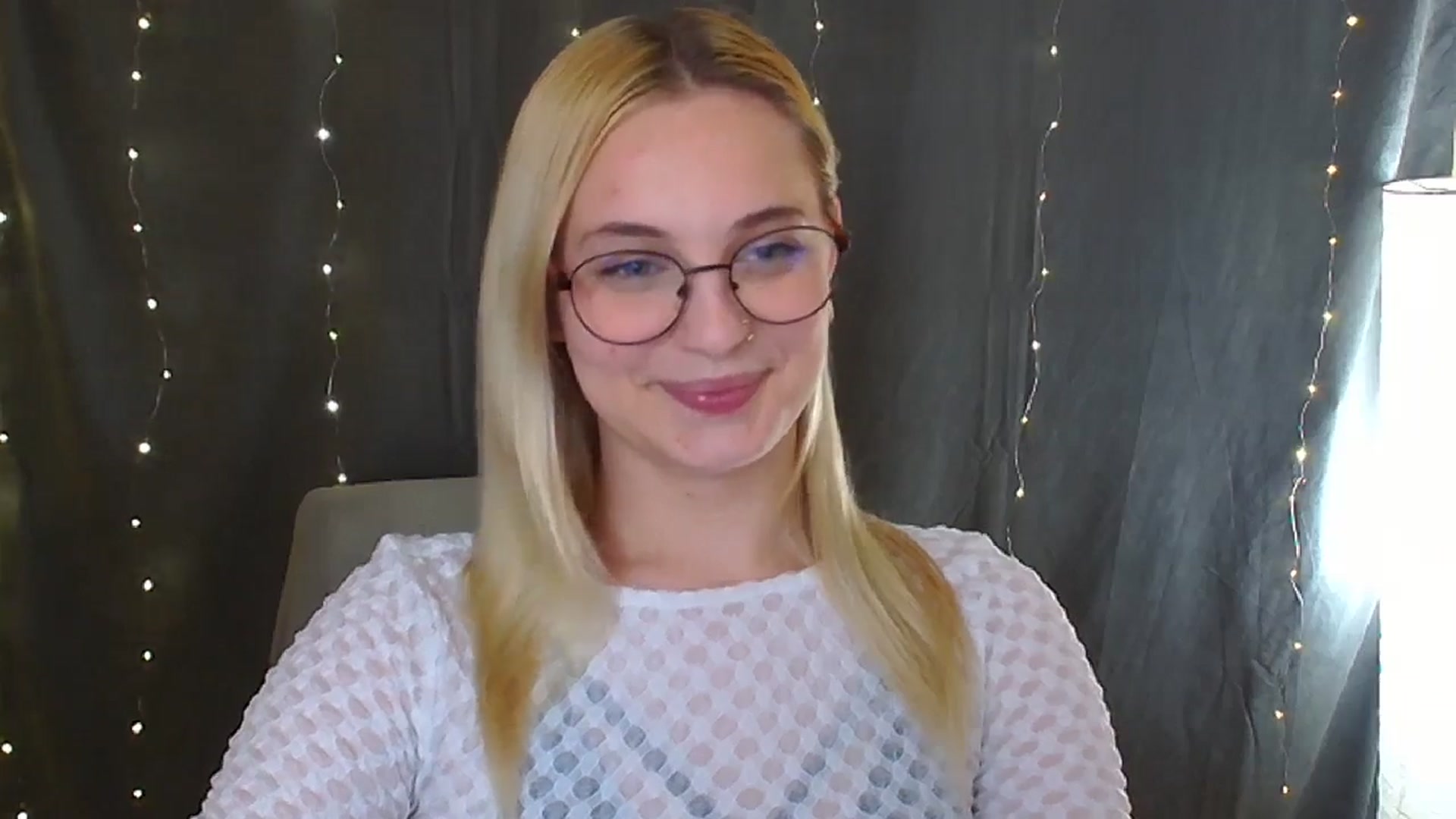 Gallery image thumbnail from Kissismimy's myfreecams stream on, 07/05/2024, 10:32 image 3 of 20
