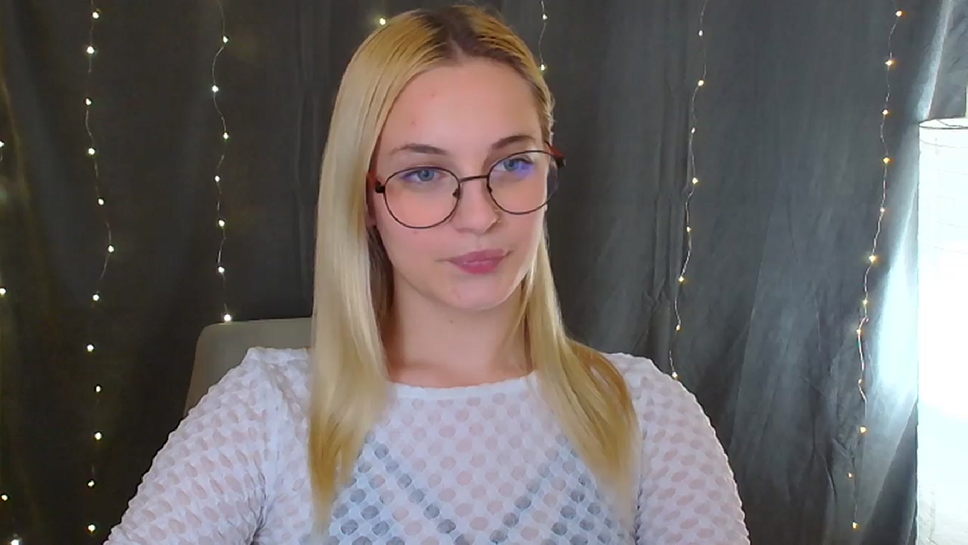 Gallery image thumbnail from Kissismimy's myfreecams stream on, 07/05/2024, 10:32 image 17 of 20