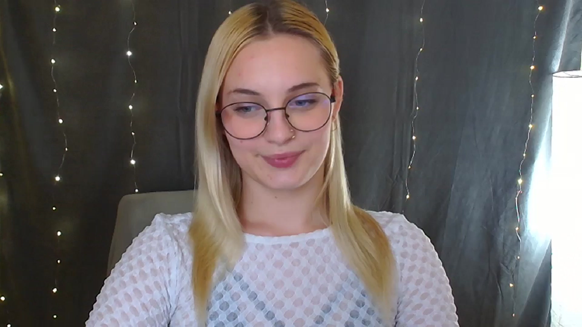 Gallery image thumbnail from Kissismimy's myfreecams stream on, 07/05/2024, 10:32 image 1 of 20