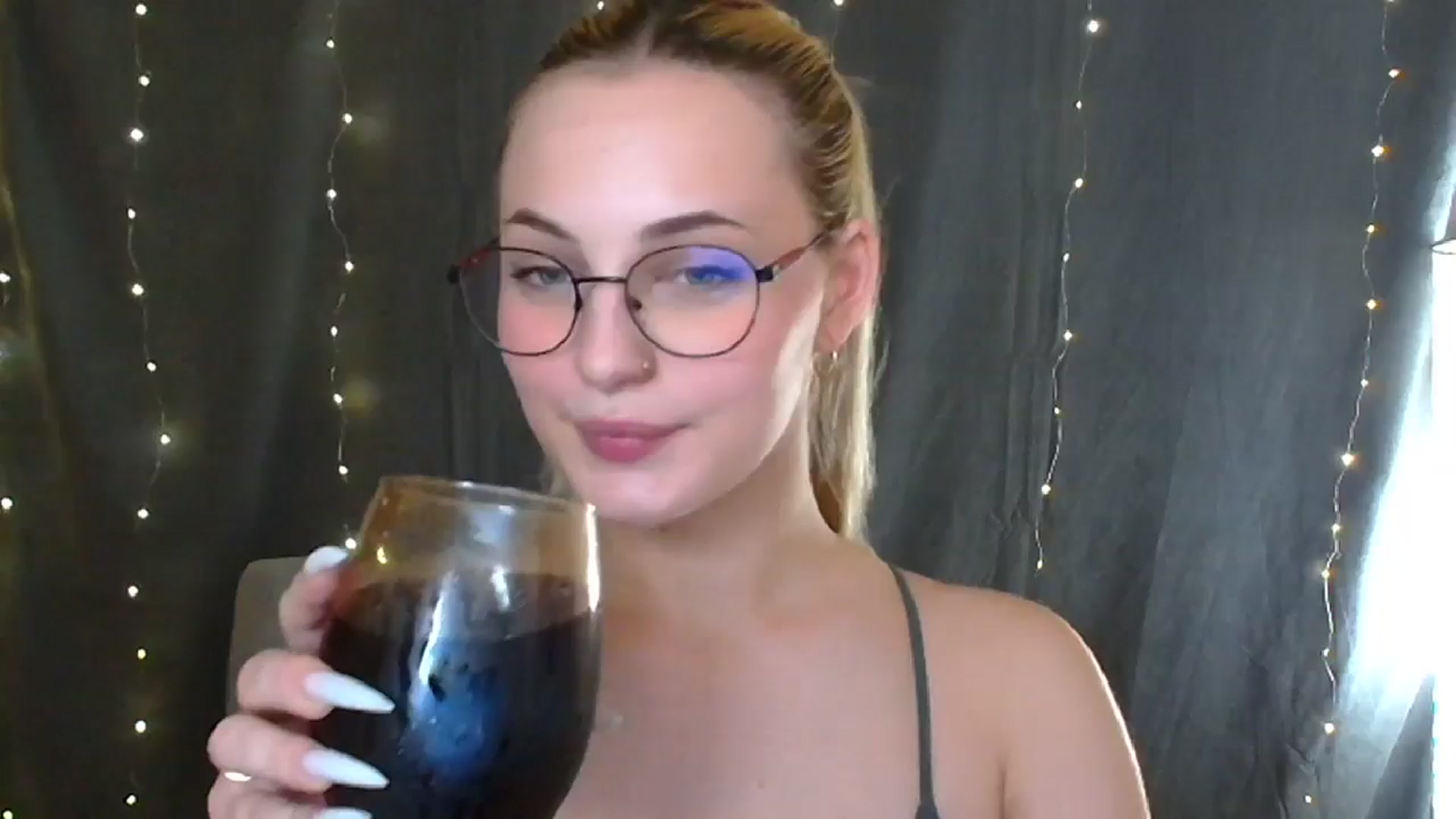 Gallery image thumbnail from Kissismimy's myfreecams stream on, 07/13/2024, 10:36 image 1 of 20