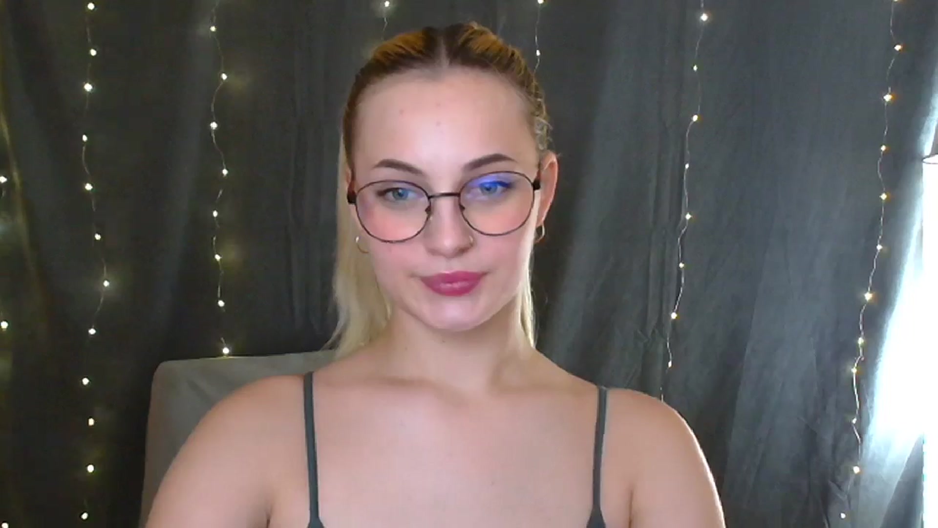 Gallery image thumbnail from Kissismimy's myfreecams stream on, 07/13/2024, 10:36 image 17 of 20
