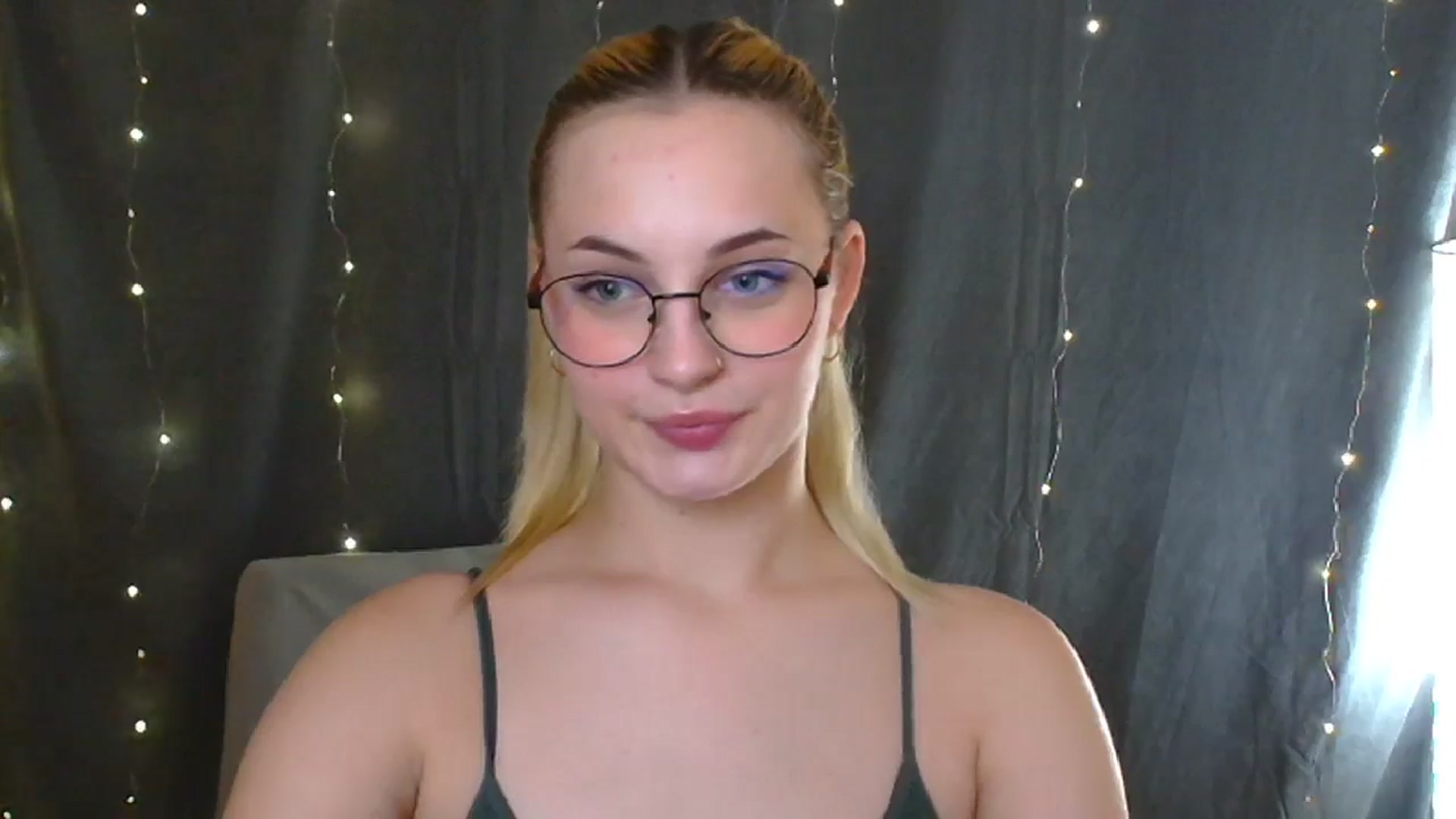 Gallery image thumbnail from Kissismimy's myfreecams stream on, 07/13/2024, 10:36 image 4 of 20