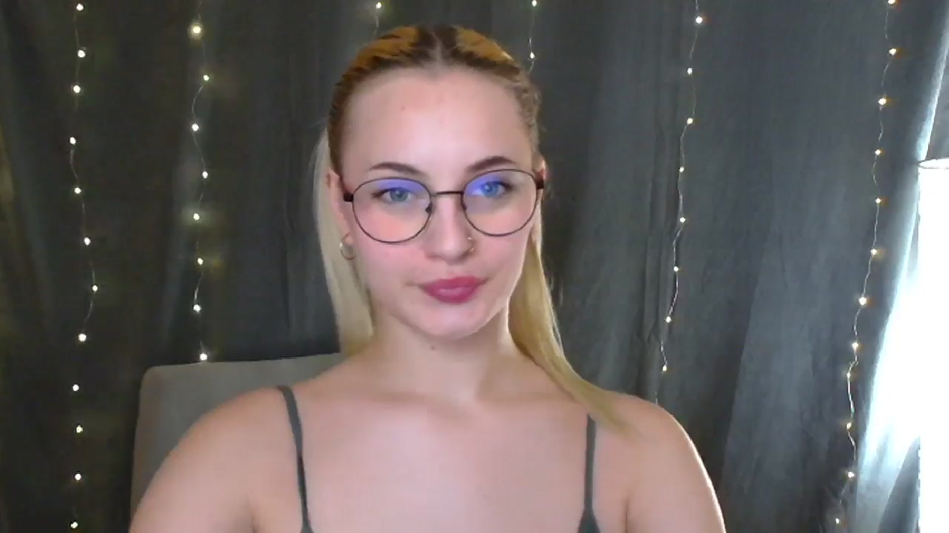 Gallery image thumbnail from Kissismimy's myfreecams stream on, 07/14/2024, 10:18 image 18 of 20
