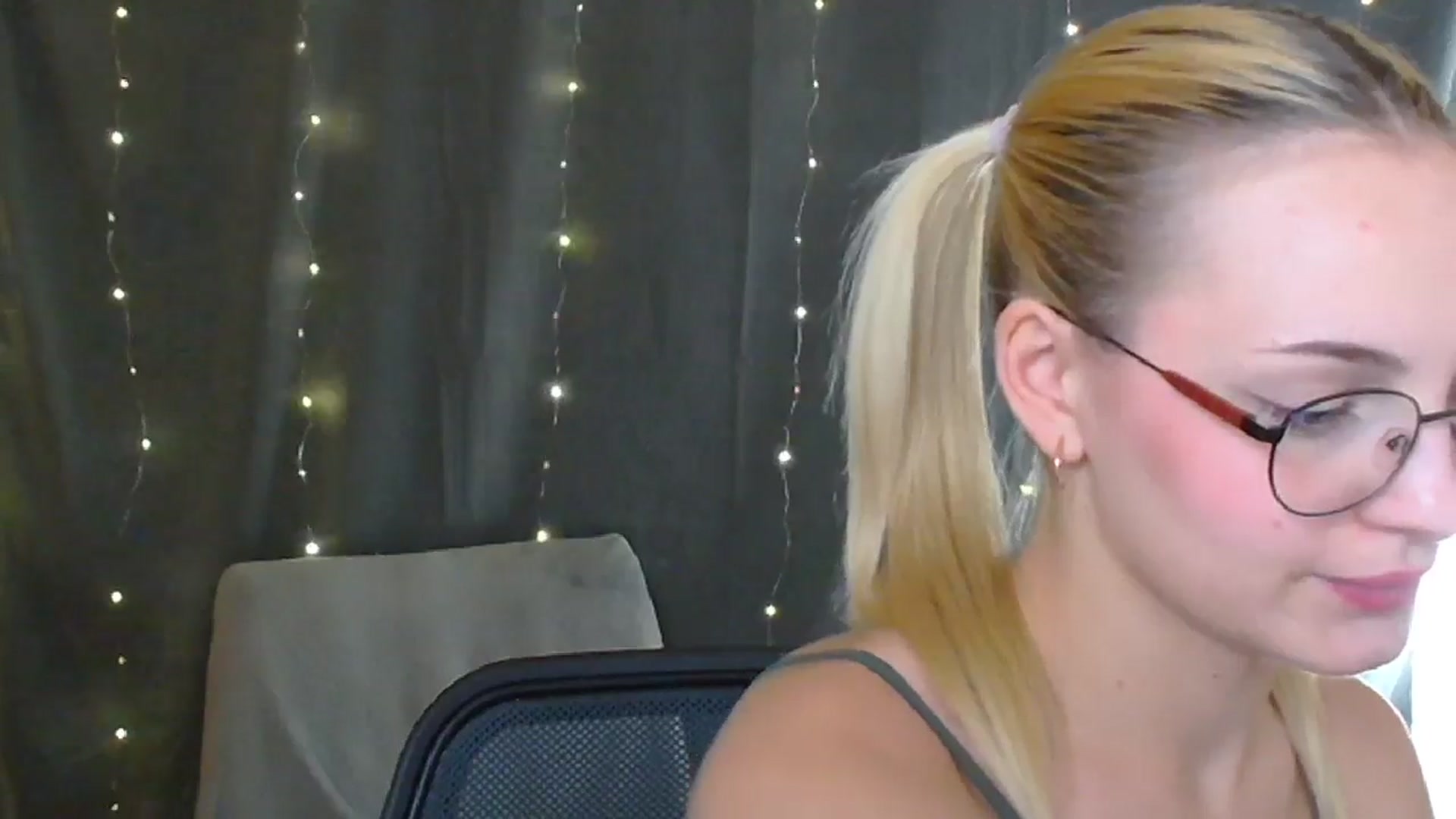Gallery image thumbnail from Kissismimy's myfreecams stream on, 07/14/2024, 11:30 image 5 of 20