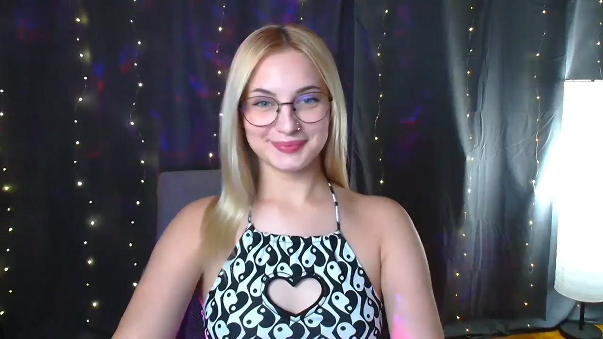 Gallery image thumbnail from Kissismimy's myfreecams stream on, 08/05/2024, 16:52 image 19 of 20