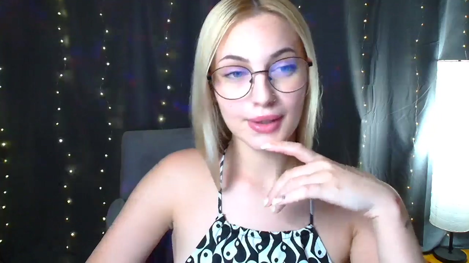 Gallery image thumbnail from Kissismimy's myfreecams stream on, 08/05/2024, 19:39 image 5 of 20