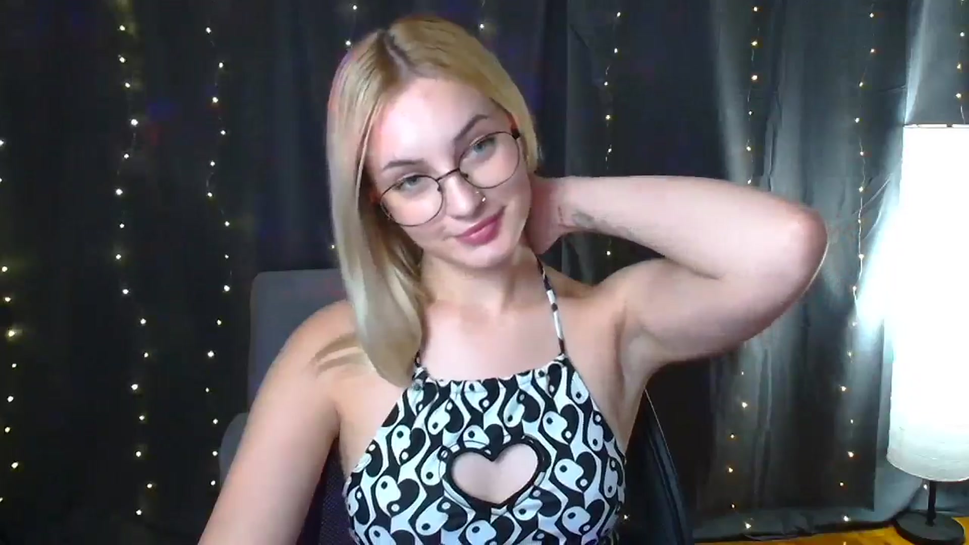 Gallery image thumbnail from Kissismimy's myfreecams stream on, 08/05/2024, 19:39 image 13 of 20