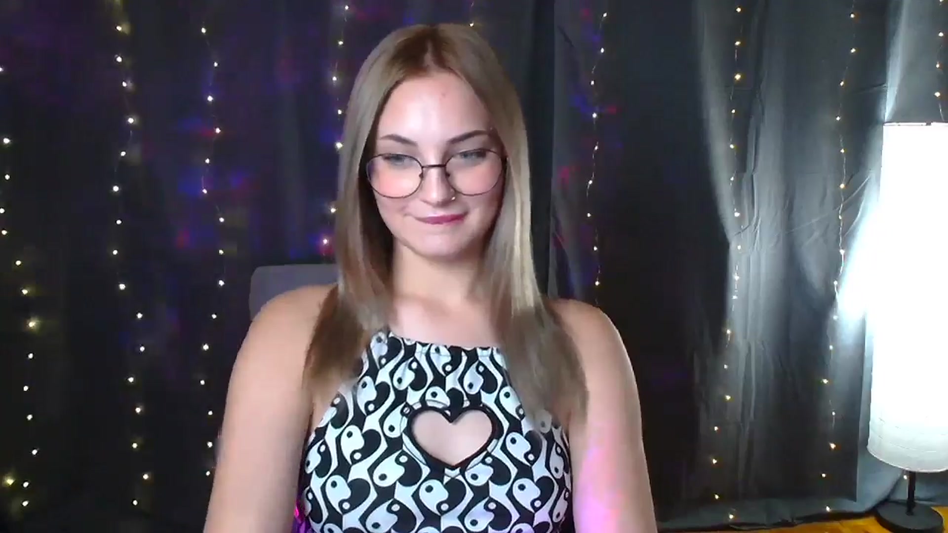Gallery image thumbnail from Kissismimy's myfreecams stream on, 08/08/2024, 12:33 image 20 of 20