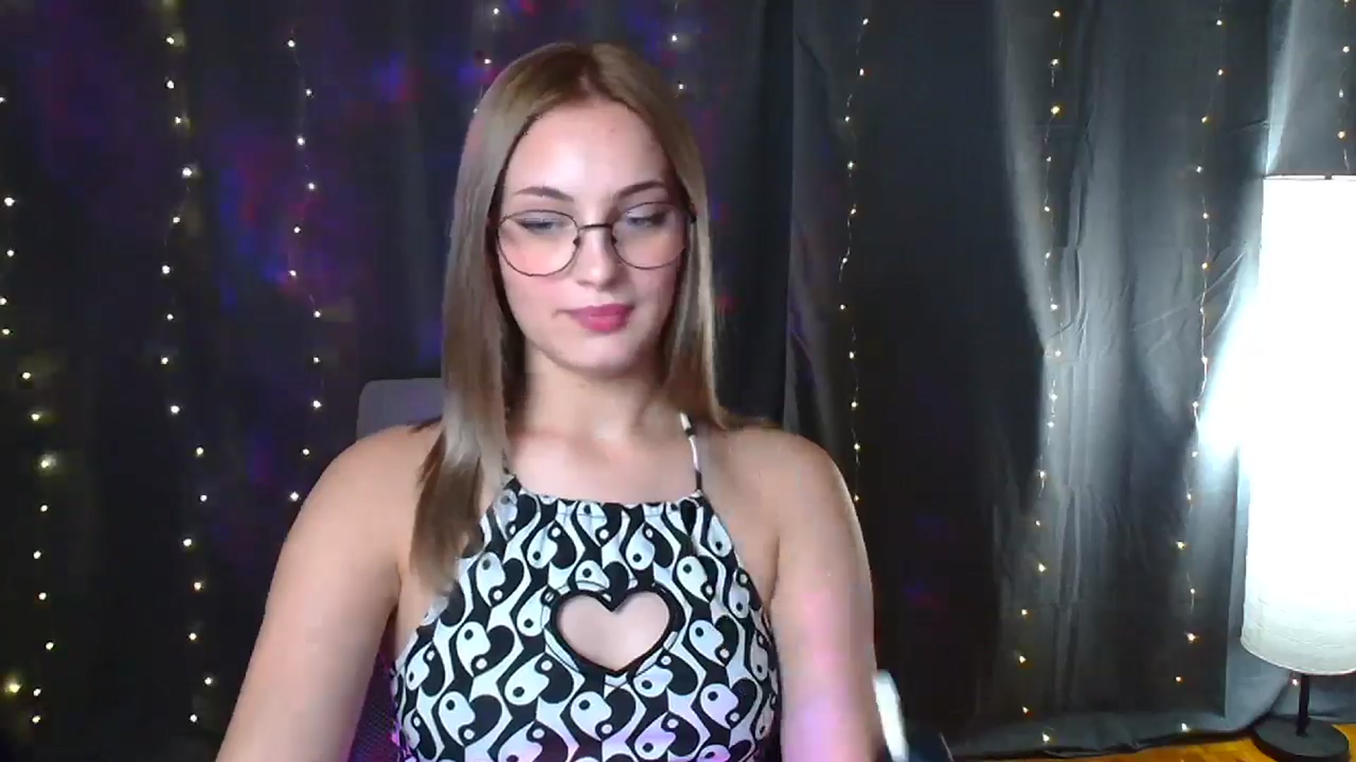 Gallery image thumbnail from Kissismimy's myfreecams stream on, 08/08/2024, 12:33 image 18 of 20