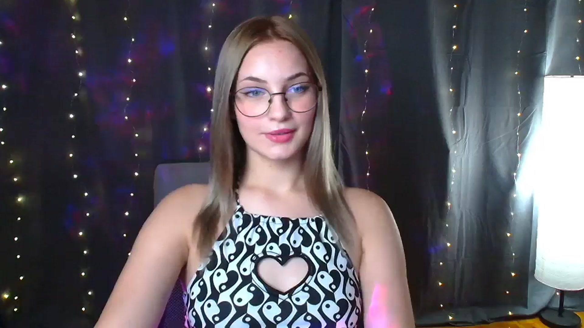 Gallery image thumbnail from Kissismimy's myfreecams stream on, 08/08/2024, 12:33 image 14 of 20