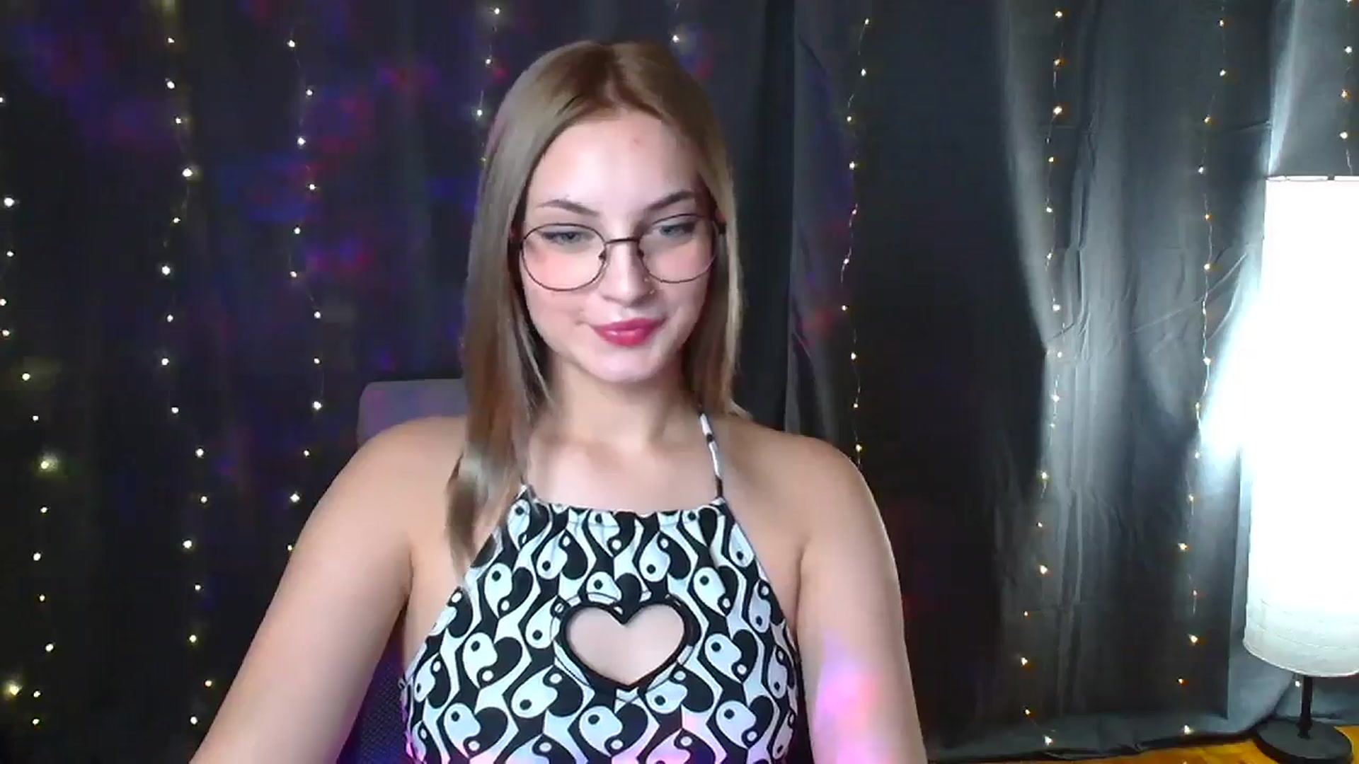 Gallery image thumbnail from Kissismimy's myfreecams stream on, 08/08/2024, 12:33 image 5 of 20
