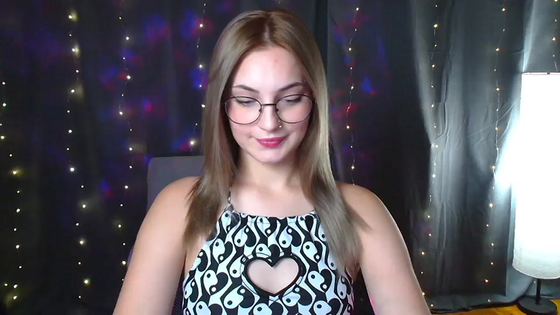 Gallery image thumbnail from Kissismimy's myfreecams stream on, 08/08/2024, 12:33 image 7 of 20
