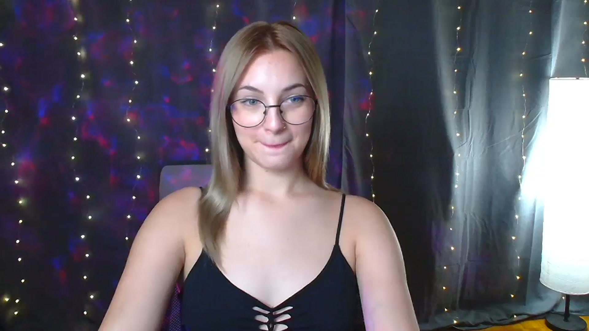 Gallery image thumbnail from Kissismimy's myfreecams stream on, 08/10/2024, 13:17 image 13 of 20