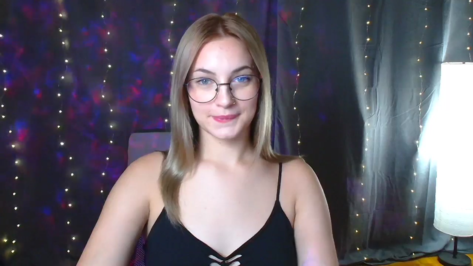 Gallery image thumbnail from Kissismimy's myfreecams stream on, 08/10/2024, 13:17 image 4 of 20