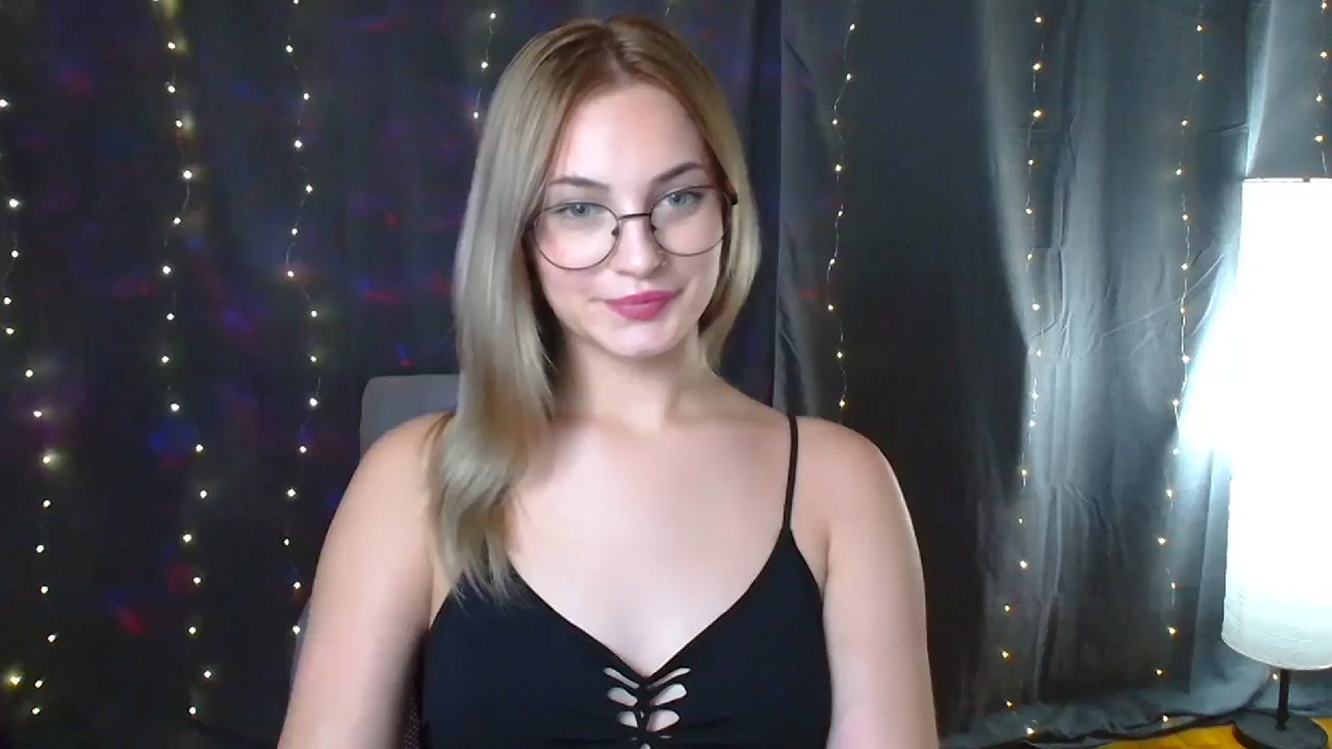 Gallery image thumbnail from Kissismimy's myfreecams stream on, 08/10/2024, 14:46 image 10 of 20