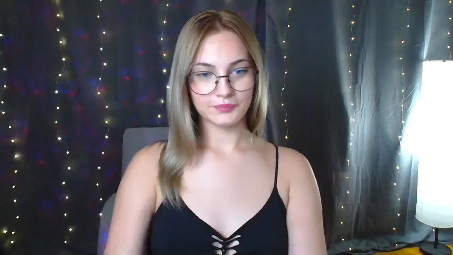 Gallery image thumbnail from Kissismimy's myfreecams stream on, 08/10/2024, 14:46 image 13 of 20
