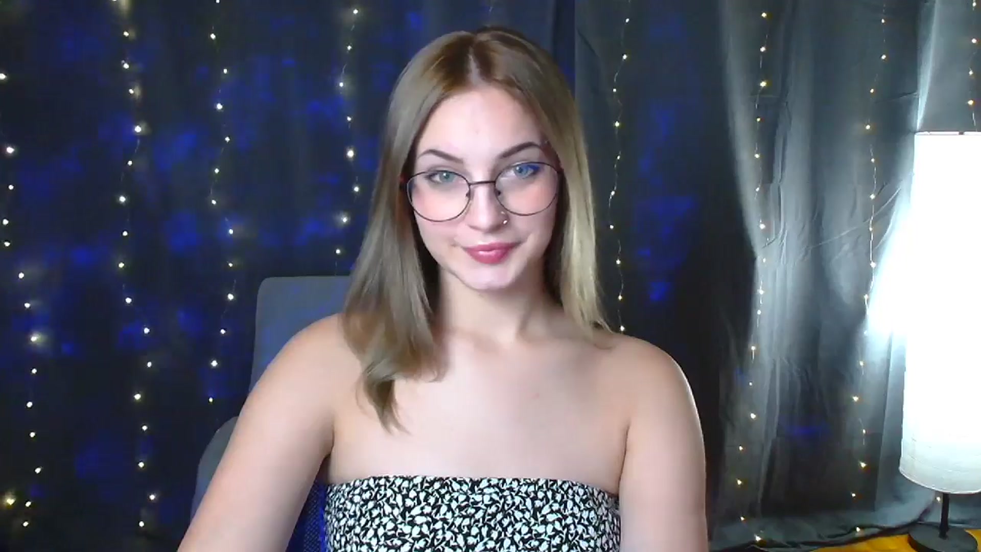 Gallery image thumbnail from Kissismimy's myfreecams stream on, 08/14/2024, 11:22 image 2 of 20