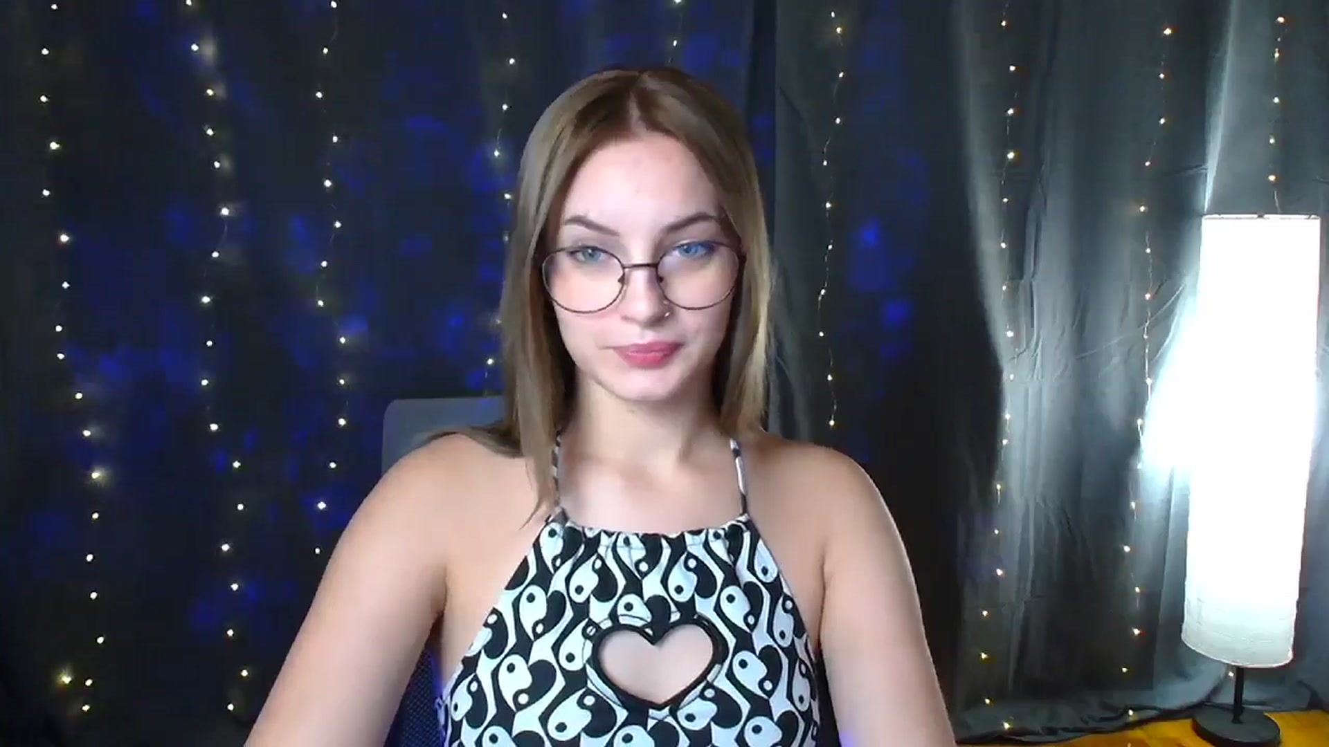 Gallery image thumbnail from Kissismimy's myfreecams stream on, 08/15/2024, 10:36 image 6 of 20