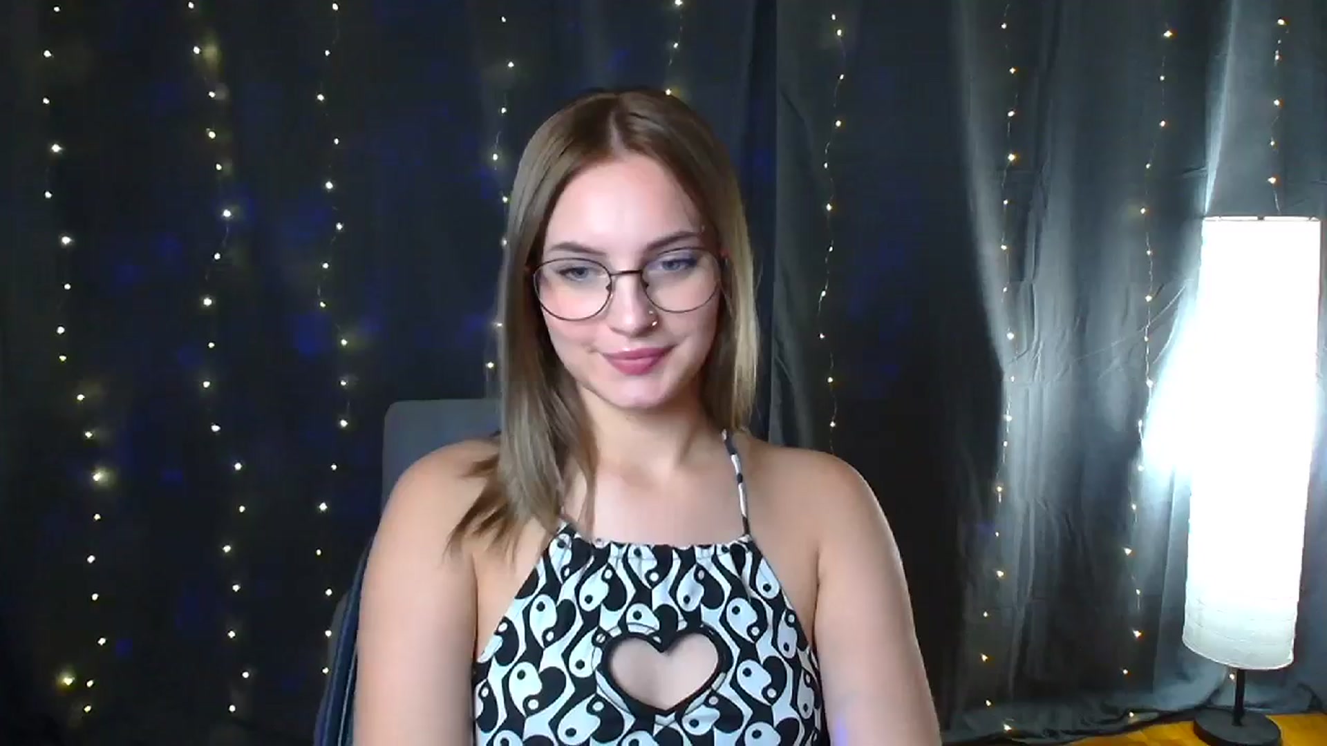 Gallery image thumbnail from Kissismimy's myfreecams stream on, 08/15/2024, 11:31 image 20 of 20