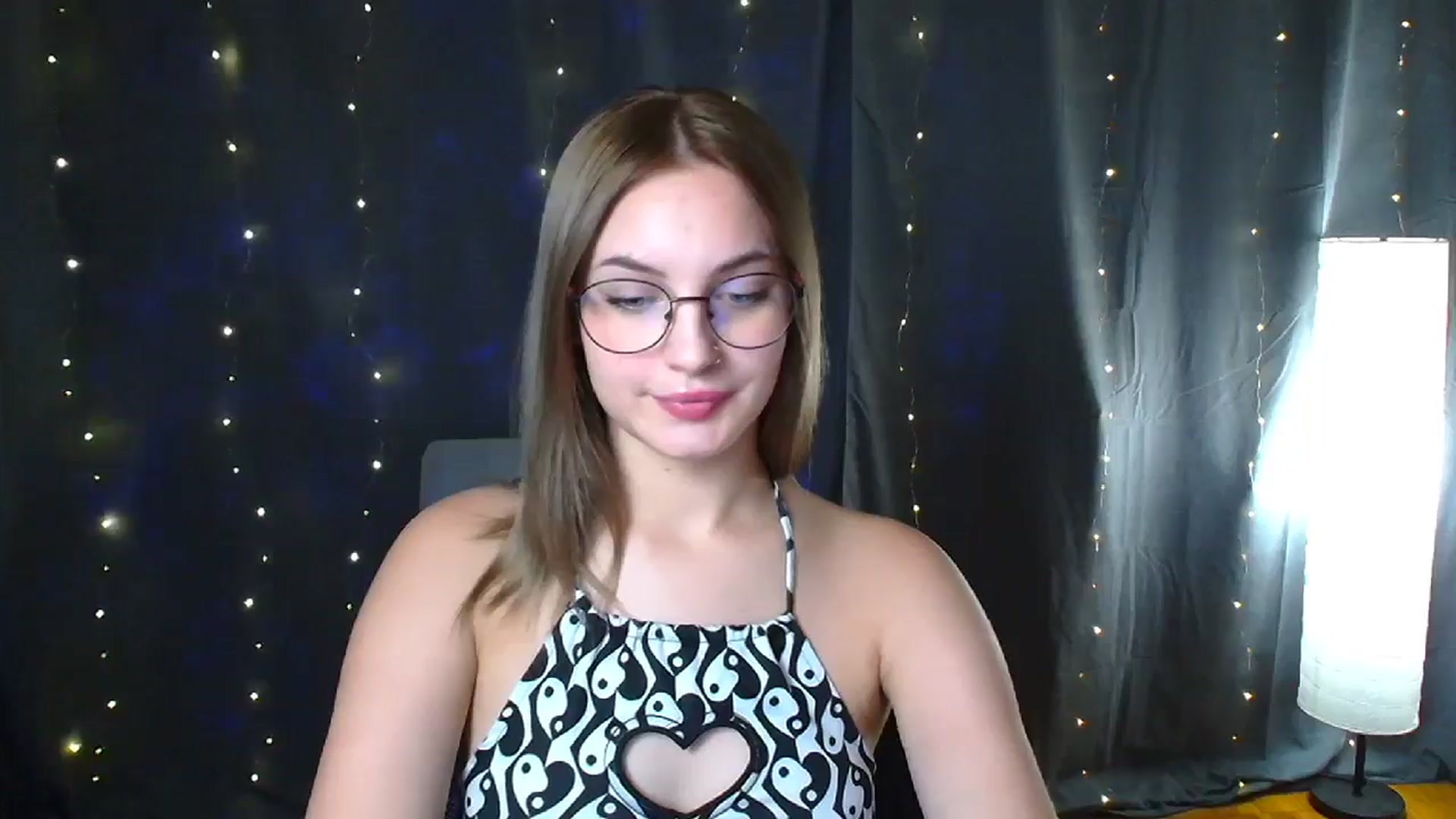 Gallery image thumbnail from Kissismimy's myfreecams stream on, 08/15/2024, 11:31 image 19 of 20