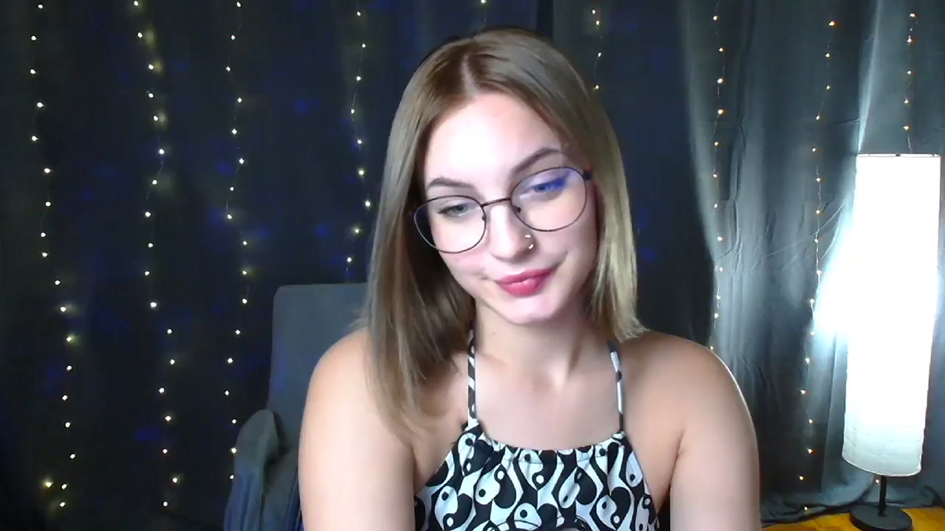 Gallery image thumbnail from Kissismimy's myfreecams stream on, 08/15/2024, 11:31 image 1 of 20
