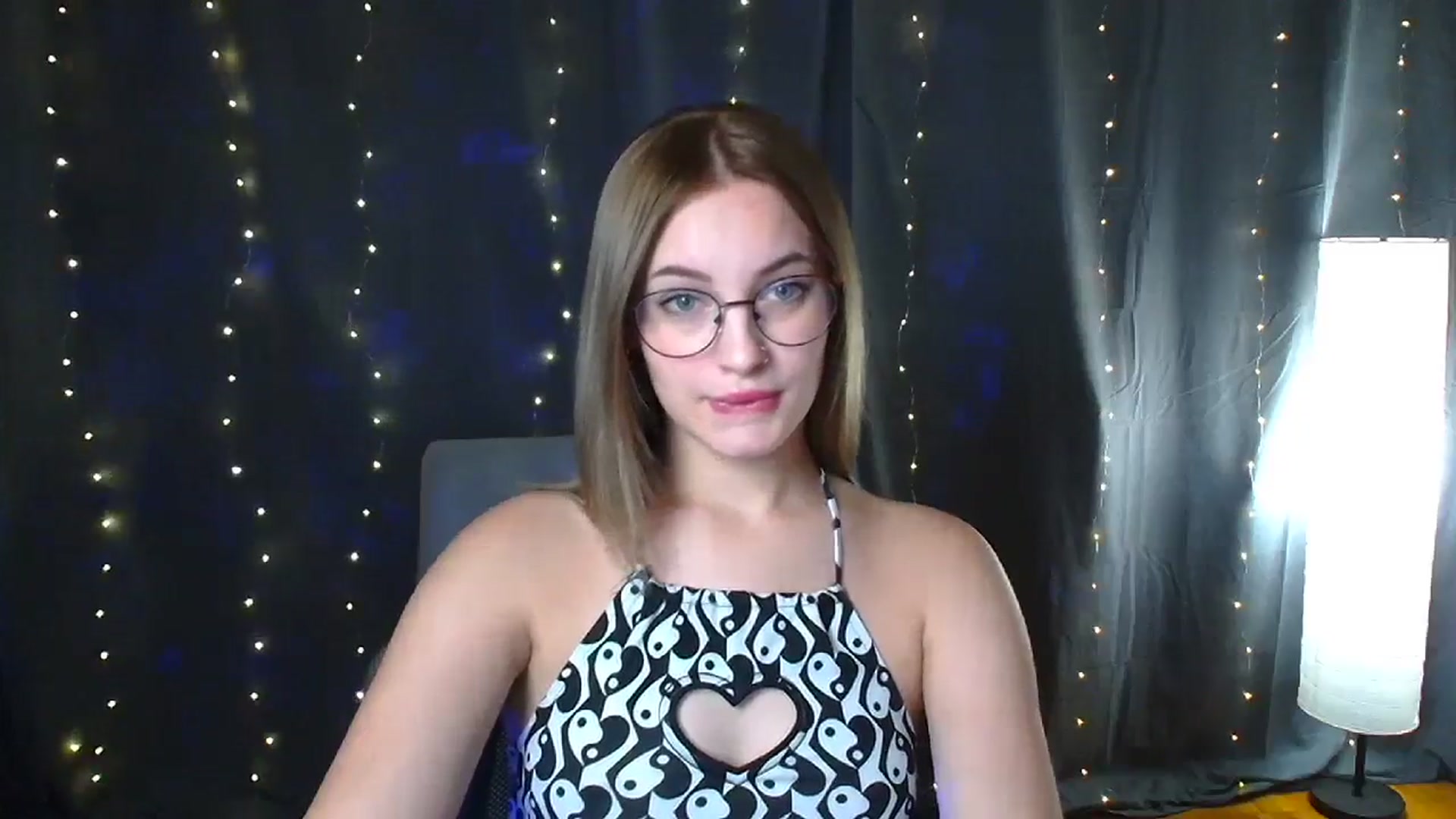 Gallery image thumbnail from Kissismimy's myfreecams stream on, 08/15/2024, 11:31 image 2 of 20