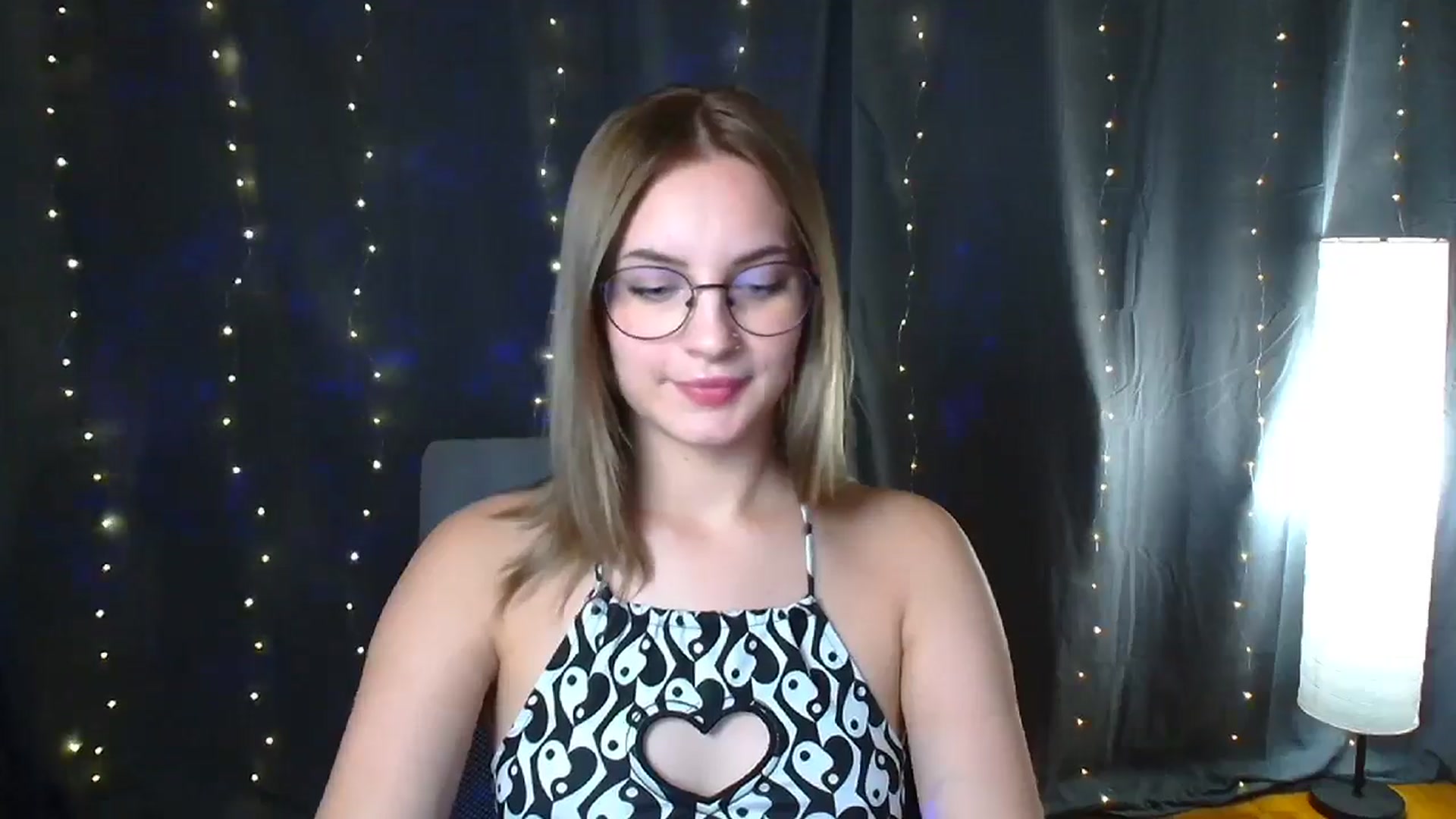 Gallery image thumbnail from Kissismimy's myfreecams stream on, 08/15/2024, 11:31 image 12 of 20