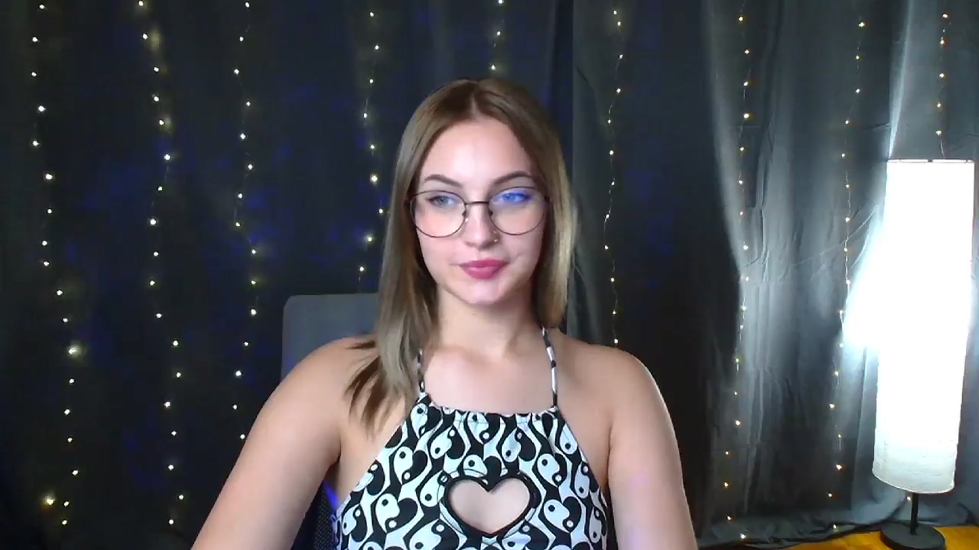 Gallery image thumbnail from Kissismimy's myfreecams stream on, 08/15/2024, 12:23 image 19 of 20