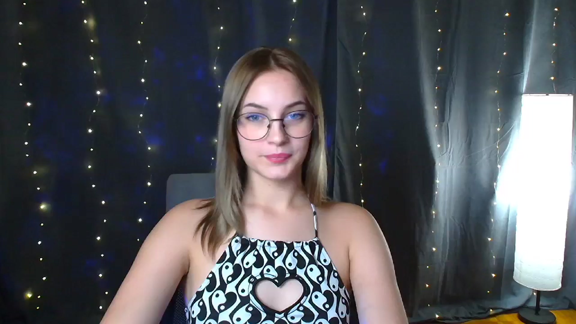 Gallery image thumbnail from Kissismimy's myfreecams stream on, 08/15/2024, 12:23 image 9 of 20