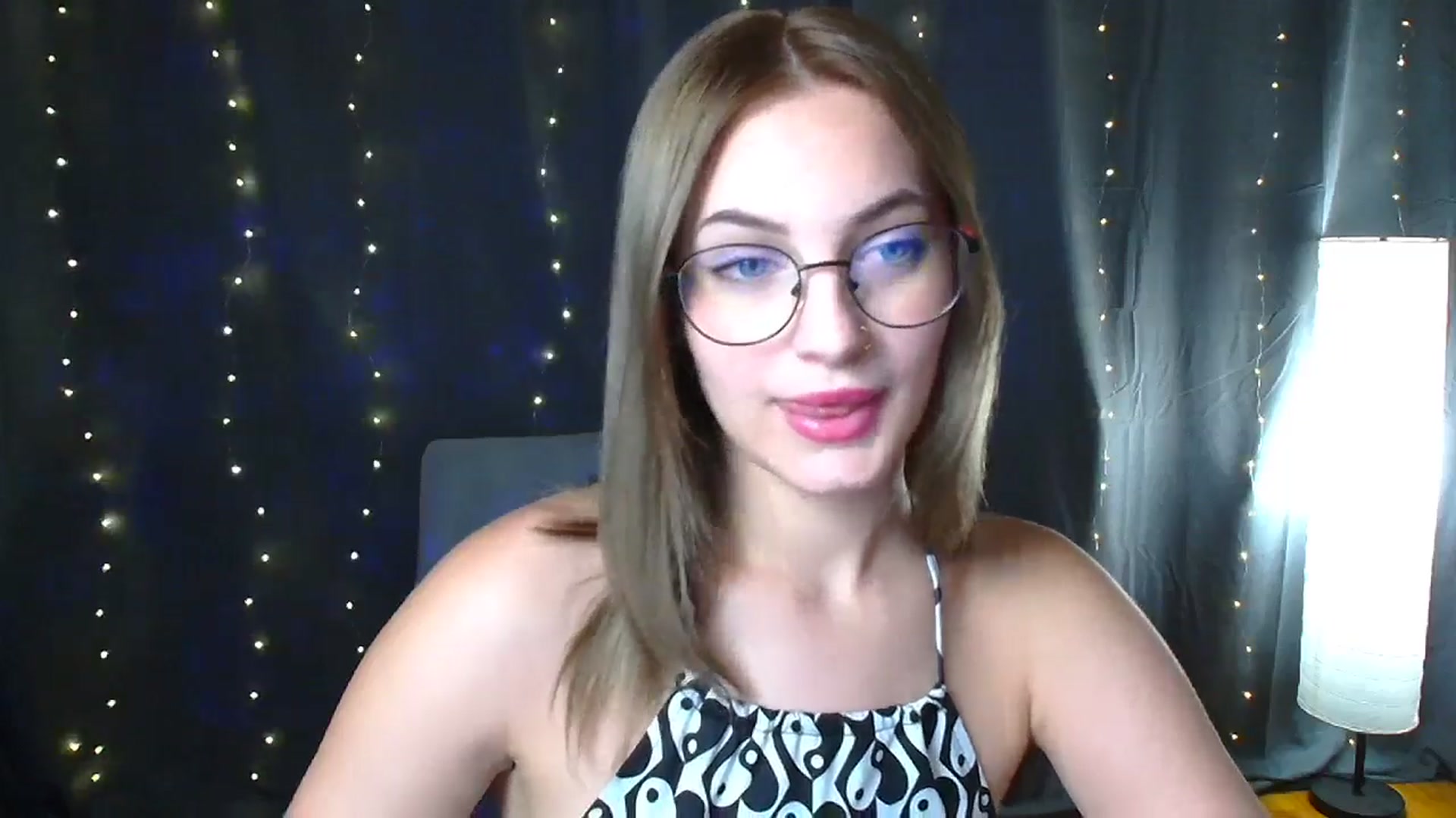 Gallery image thumbnail from Kissismimy's myfreecams stream on, 08/15/2024, 12:23 image 17 of 20